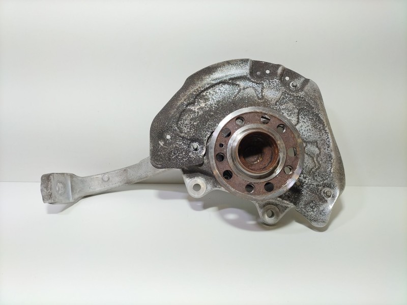 Recambio de mangueta delantera derecha para mercedes-benz clase c (w205) familiar c 220 t d (205.214) referencia OEM IAM 2052200