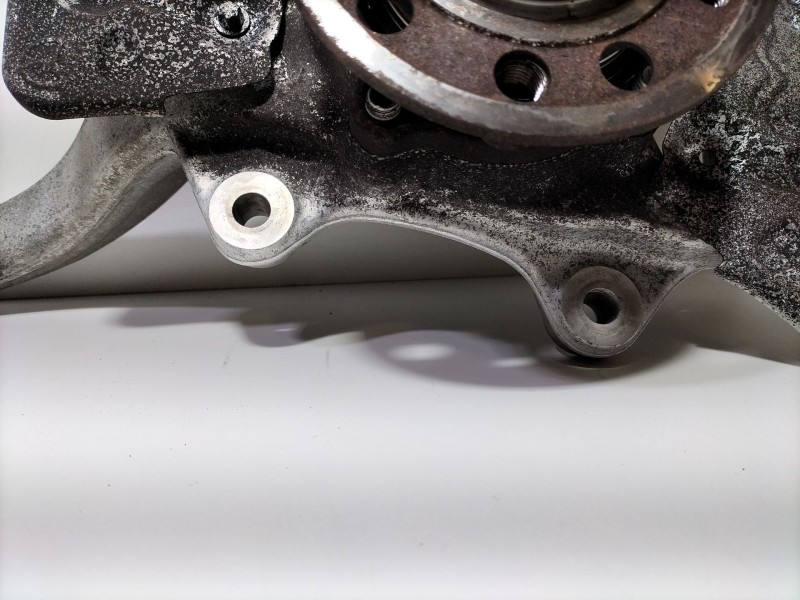 Recambio de mangueta delantera derecha para mercedes-benz clase c (w205) familiar c 220 t d (205.214) referencia OEM IAM 2052200