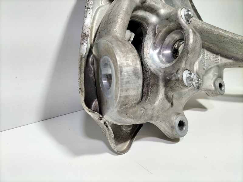 Recambio de mangueta delantera derecha para mercedes-benz clase c (w205) familiar c 220 t d (205.214) referencia OEM IAM 2052200