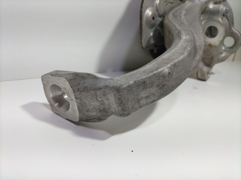 Recambio de mangueta delantera izquierda para mercedes-benz clase c (w205) familiar c 220 t d (205.214) referencia OEM IAM 20521