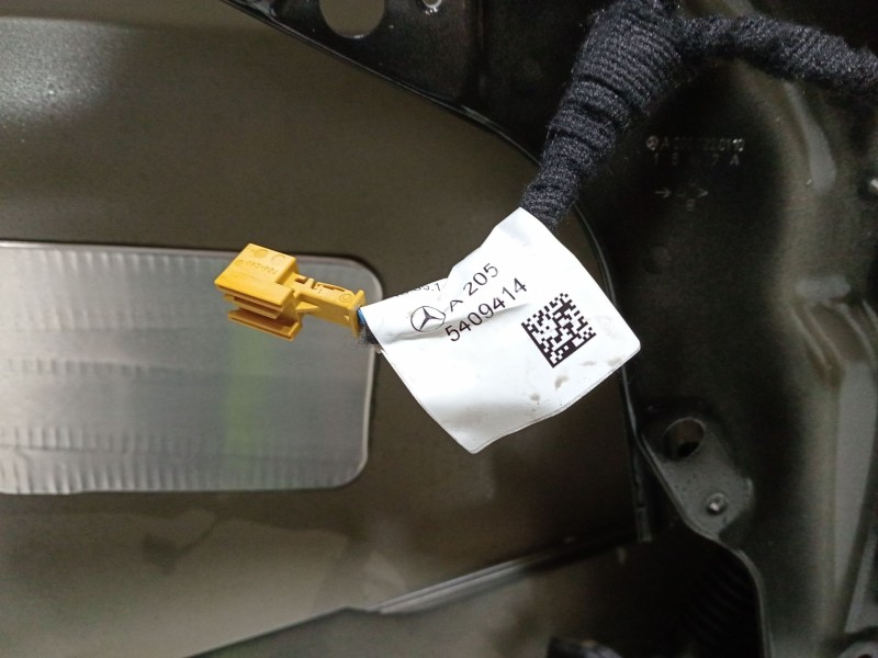 Recambio de puerta delantera izquierda para mercedes-benz clase c (w205) familiar c 220 t d (205.214) referencia OEM IAM   