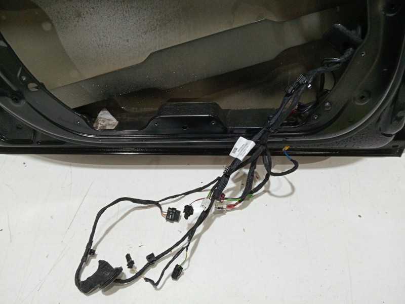 Recambio de puerta delantera izquierda para mercedes-benz clase c (w205) familiar c 220 t d (205.214) referencia OEM IAM   