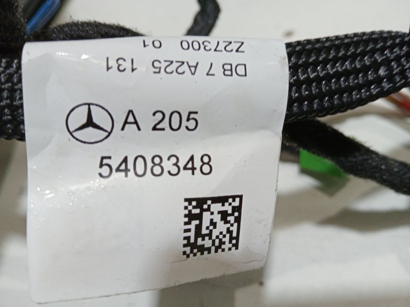 Recambio de puerta delantera izquierda para mercedes-benz clase c (w205) familiar c 220 t d (205.214) referencia OEM IAM   