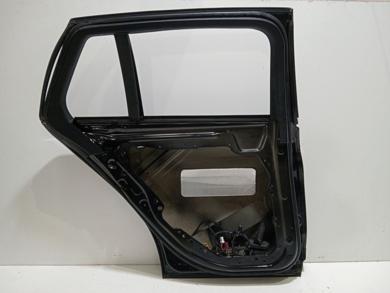 Recambio de puerta trasera izquierda para mercedes-benz clase c (w205) familiar c 220 t d (205.214) referencia OEM IAM   