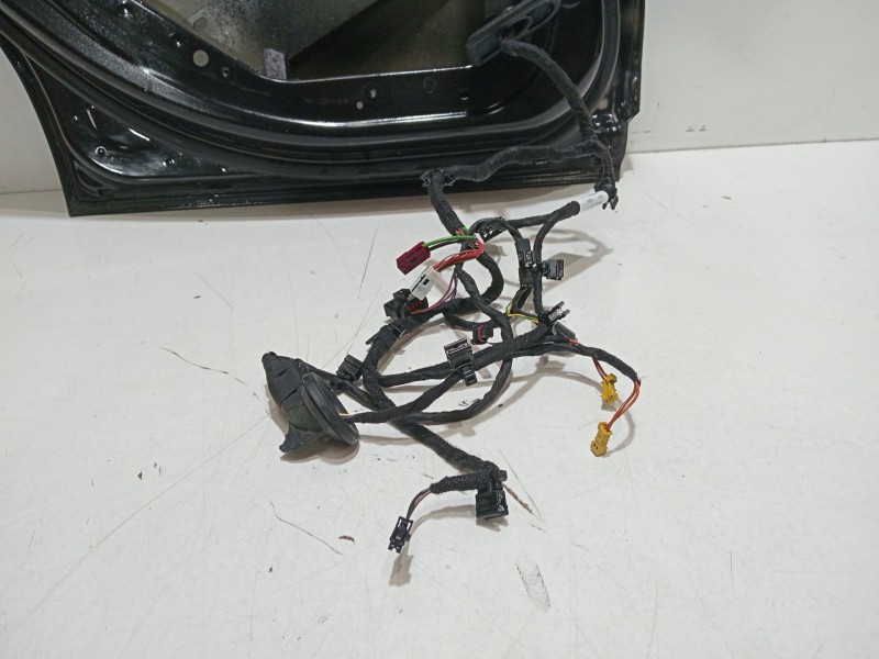 Recambio de puerta trasera izquierda para mercedes-benz clase c (w205) familiar c 220 t d (205.214) referencia OEM IAM   