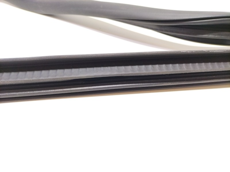 Recambio de goma contorno para mercedes-benz clase c (w205) familiar c 220 t d (205.214) referencia OEM IAM A2056970251  