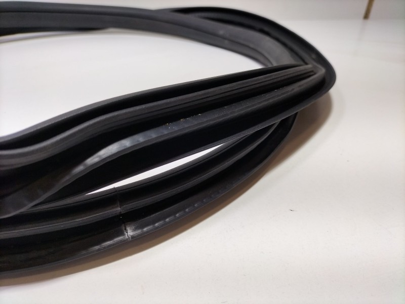 Recambio de goma contorno para mercedes-benz clase c (w205) familiar c 220 t d (205.214) referencia OEM IAM A2056970051  