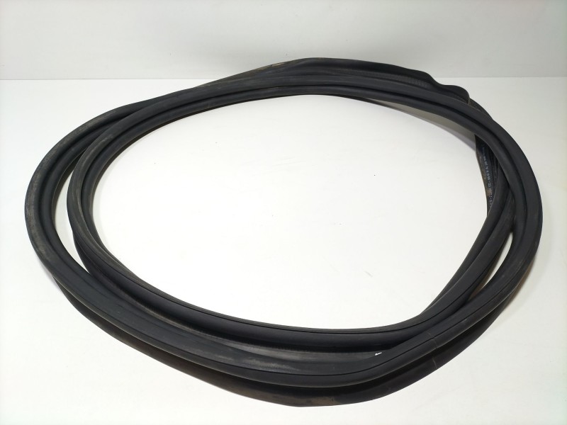 Recambio de goma contorno para mercedes-benz clase c (w205) familiar c 220 t d (205.214) referencia OEM IAM A2057400600  