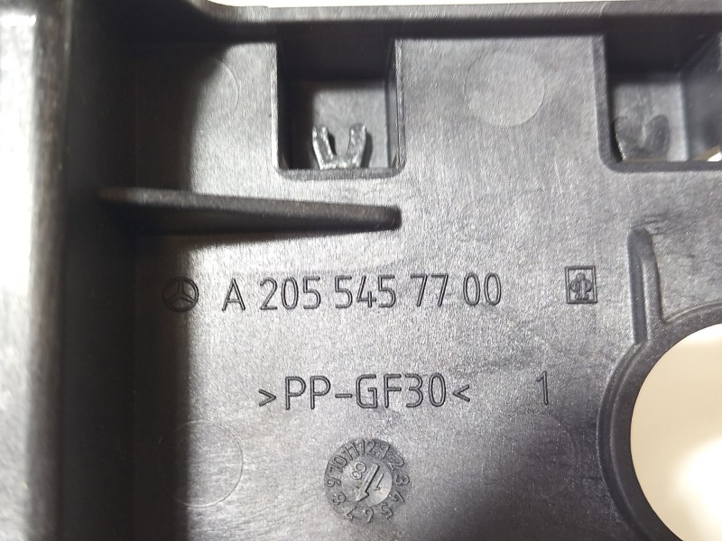 Recambio de moldura para mercedes-benz clase c (w205) familiar c 220 t d (205.214) referencia OEM IAM A2055457700  