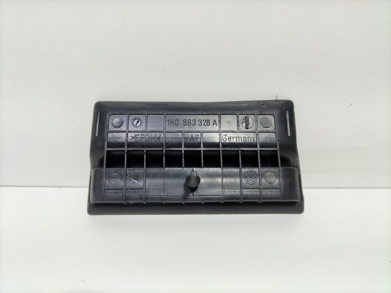 Recambio de moldura para volkswagen scirocco (137) 1.4 tsi (118kw) referencia OEM IAM 1K0863328A  