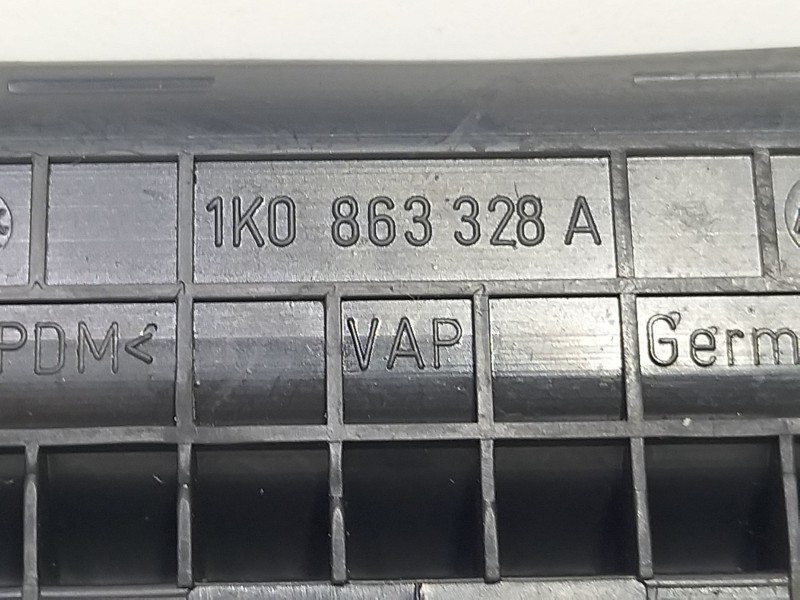 Recambio de moldura para volkswagen scirocco (137) 1.4 tsi (118kw) referencia OEM IAM 1K0863328A  