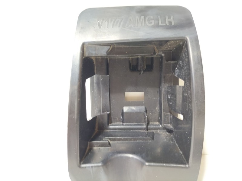 Recambio de moldura para mercedes-benz clase a sedán (v177) amg a 35 4-matic (177.151) referencia OEM IAM A1778851304  