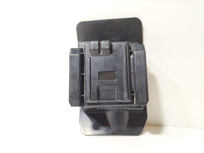 Recambio de moldura para mercedes-benz clase a sedán (v177) amg a 35 4-matic (177.151) referencia OEM IAM A1778851304  