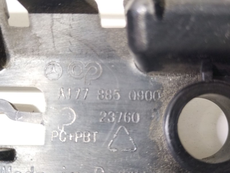 Recambio de molduras traseras para mercedes-benz clase a sedán (v177) amg a 35 4-matic (177.151) referencia OEM IAM A1778850900 