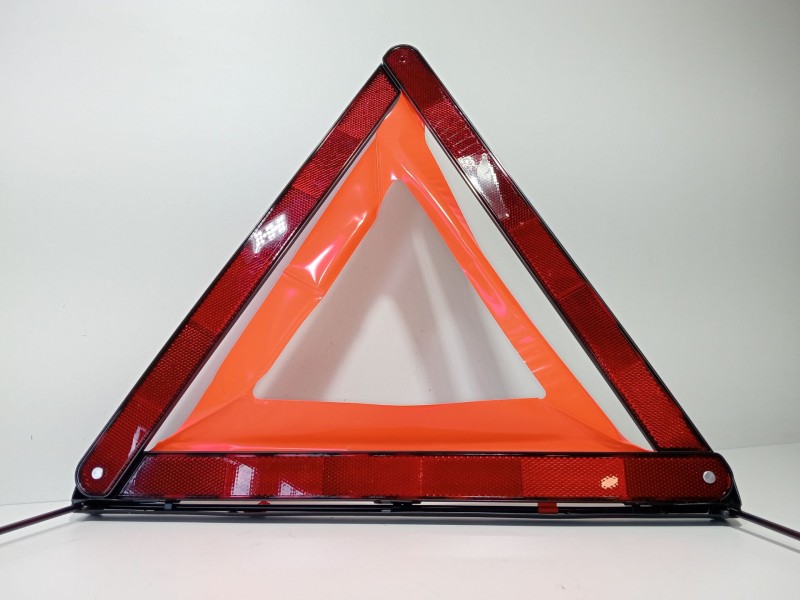 Recambio de triangulo emergencias para mercedes-benz clase a sedán (v177) amg a 35 4-matic (177.151) referencia OEM IAM A0008901
