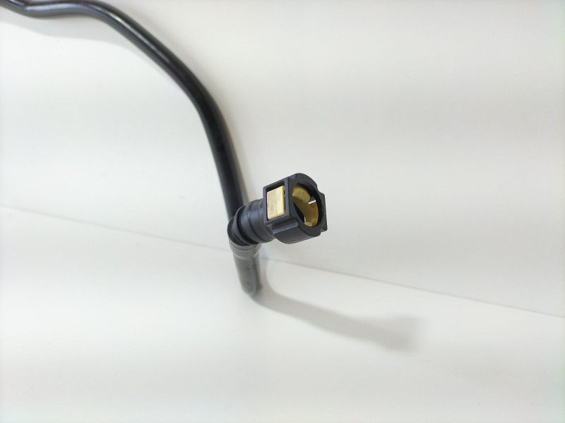 Recambio de tubo para mercedes-benz clase a sedán (v177) amg a 35 4-matic (177.151) referencia OEM IAM A1774300300  