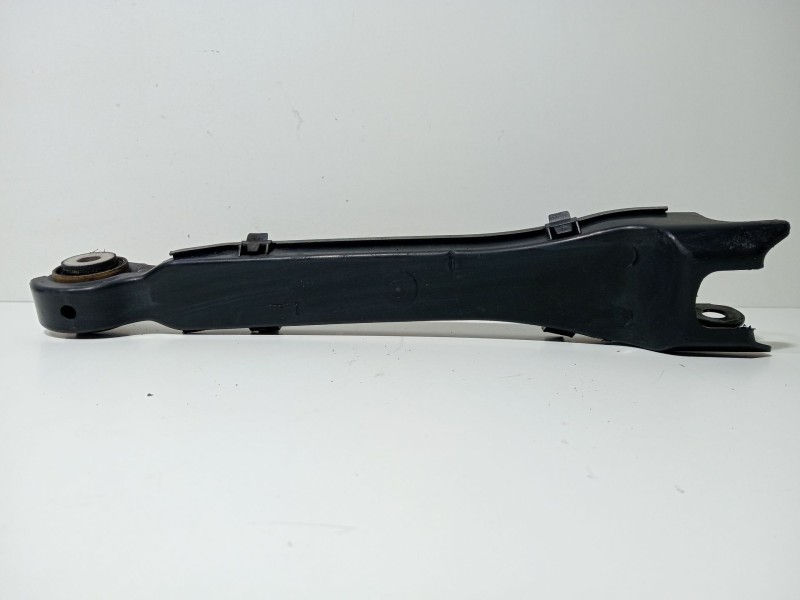 Recambio de brazo suspension inferior trasero derecho para mercedes-benz clase c (w205) familiar c 220 t d (205.214) referencia 
