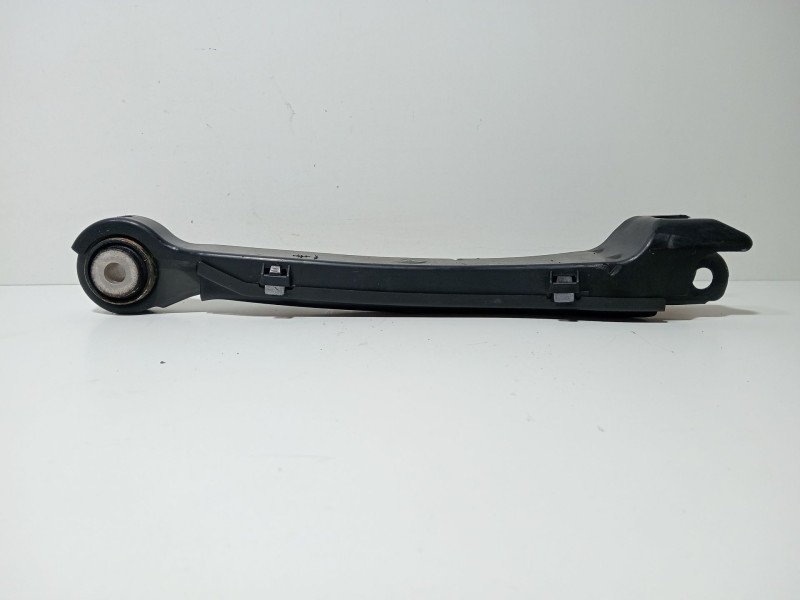 Recambio de brazo suspension inferior trasero derecho para mercedes-benz clase c (w205) familiar c 220 t d (205.214) referencia 
