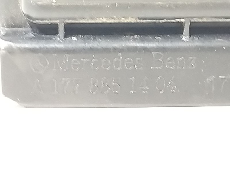 Recambio de moldura para mercedes-benz clase a sedán (v177) amg a 35 4-matic (177.151) referencia OEM IAM A1778851404  