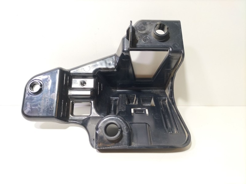 Recambio de moldura para mercedes-benz clase a sedán (v177) amg a 35 4-matic (177.151) referencia OEM IAM A1778214200  