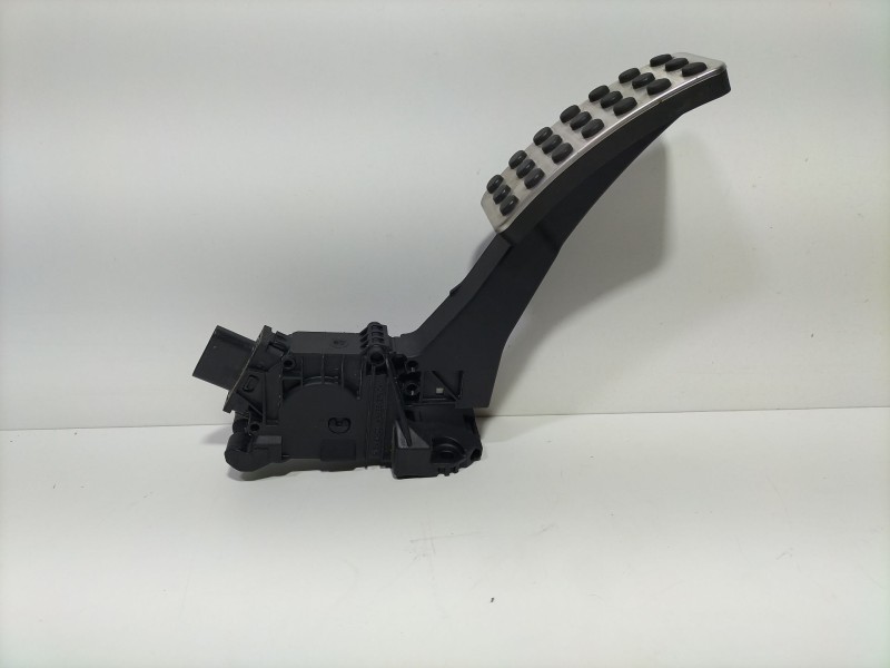 Recambio de pedal acelerador para mercedes-benz clase a sedán (v177) amg a 35 4-matic (177.151) referencia OEM IAM A1773001900  