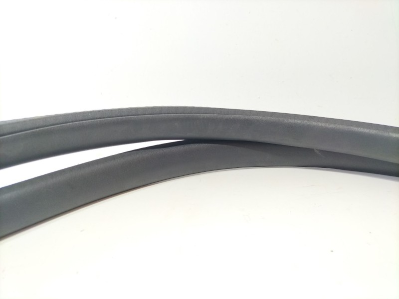 Recambio de goma contorno para mercedes-benz clase a sedán (v177) amg a 35 4-matic (177.151) referencia OEM IAM a1776928500  