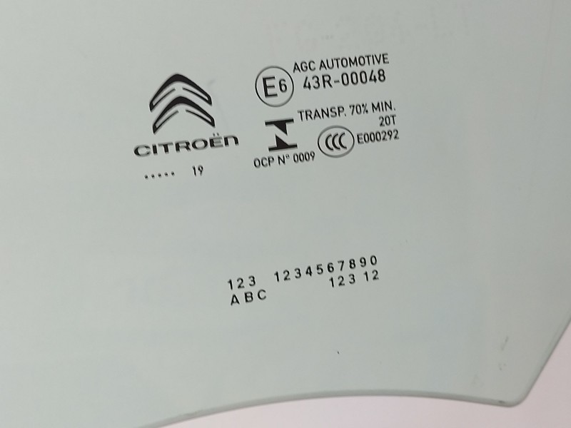 Recambio de luna delantera izquierda para citroën c3 / c3 origin iii (sx) 1.5 bluehdi 100 (sxyhyp, sxyhtu) referencia OEM IAM   