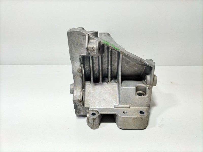 Recambio de soporte alternador para bmw serie 5 berlina (e60) 520d referencia OEM IAM 11167802639  