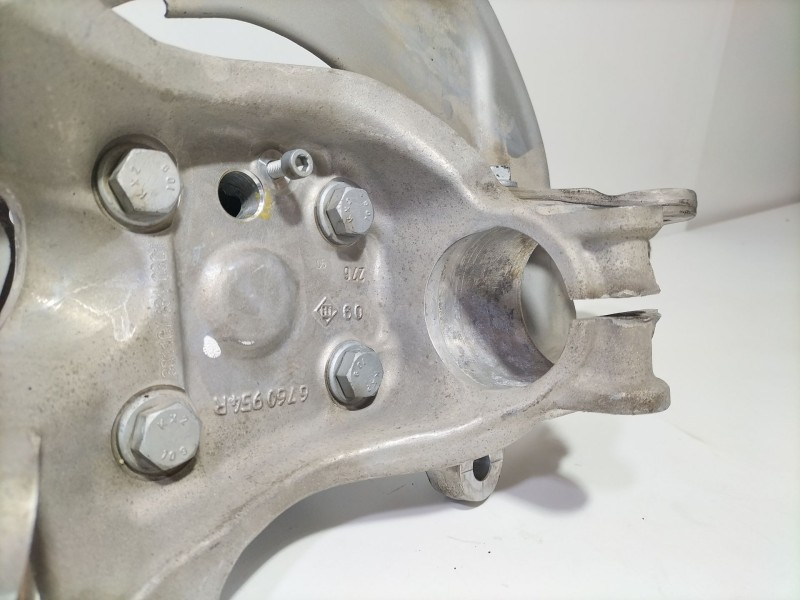 Recambio de mangueta delantera derecha para bmw serie 5 berlina (e60) 520d referencia OEM IAM 6760954  