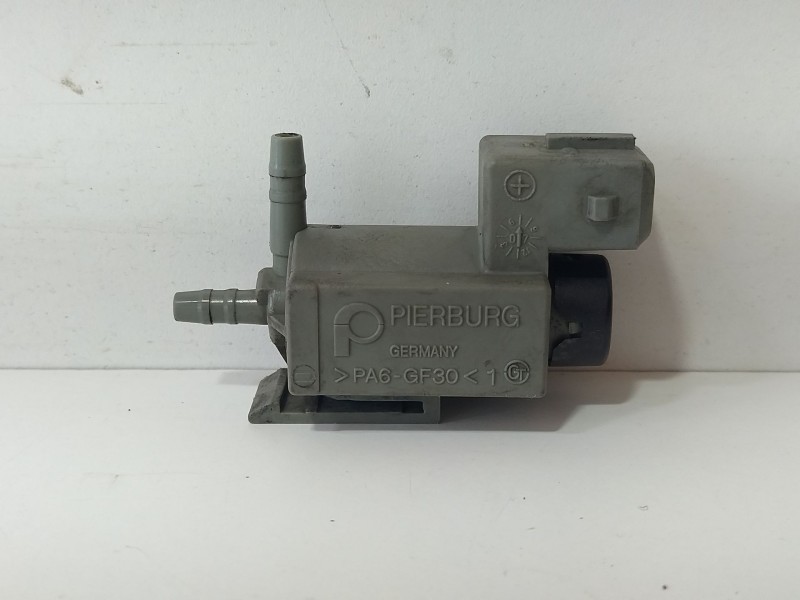 Recambio de valvula aire adicional para bmw serie 5 berlina (e60) 520d referencia OEM IAM 7537612  