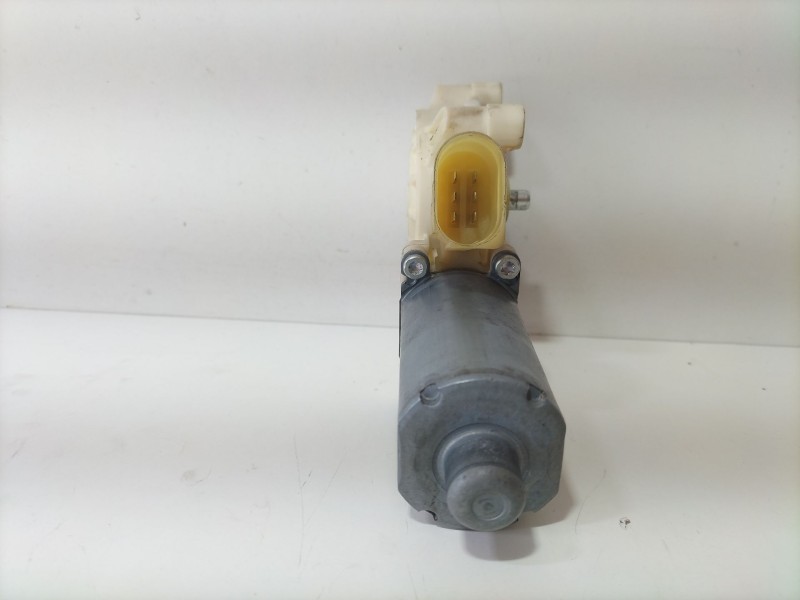 Recambio de motor elevalunas delantero izquierdo para bmw serie 5 berlina (e60) 520d referencia OEM IAM 997749  