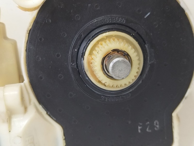 Recambio de motor elevalunas delantero izquierdo para bmw serie 5 berlina (e60) 520d referencia OEM IAM 997749  