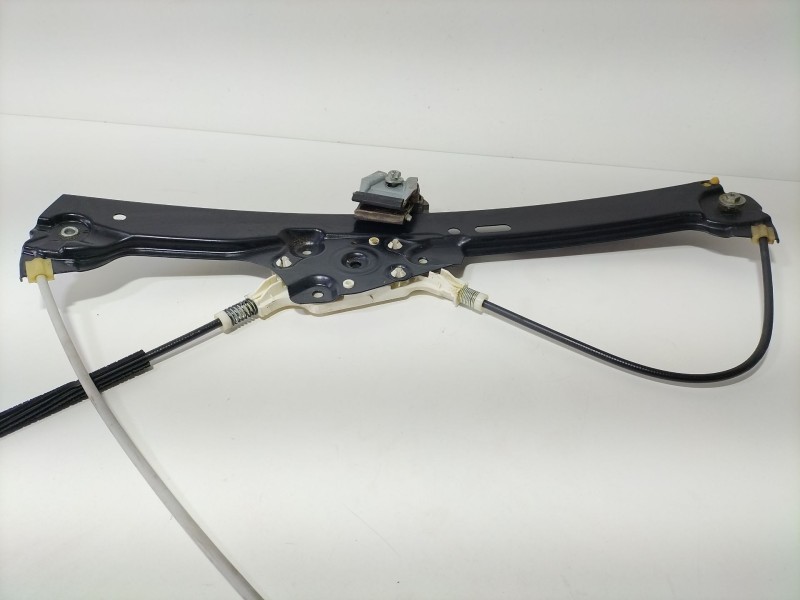 Recambio de elevalunas delantero izquierdo para bmw serie 5 berlina (e60) 520d referencia OEM IAM 7184383  