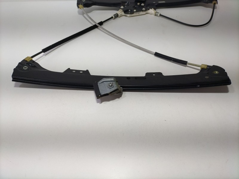 Recambio de elevalunas delantero izquierdo para bmw serie 5 berlina (e60) 520d referencia OEM IAM 7184383  