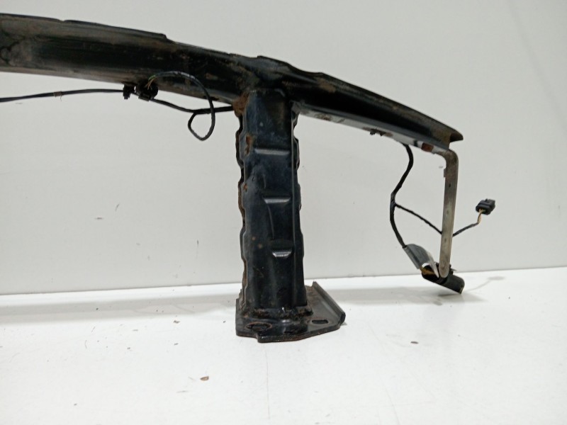 Recambio de refuerzo paragolpes delantero para bmw serie 1 cabrio (e88) 120i referencia OEM IAM 51159067810  