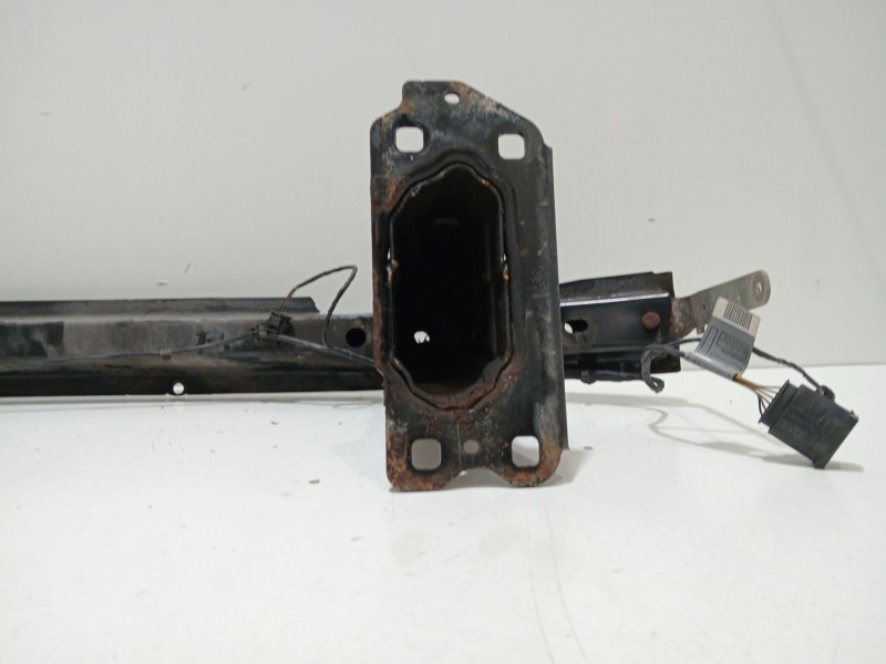 Recambio de refuerzo paragolpes delantero para bmw serie 1 cabrio (e88) 120i referencia OEM IAM 51159067810  