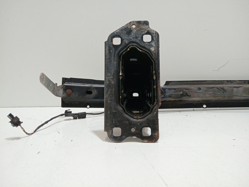 Recambio de refuerzo paragolpes delantero para bmw serie 1 cabrio (e88) 120i referencia OEM IAM 51159067810  