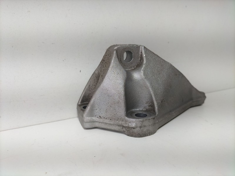 Recambio de soporte motor para bmw serie 5 berlina (e60) 520d referencia OEM IAM 7804376  