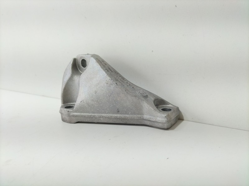 Recambio de soporte motor para bmw serie 5 berlina (e60) 520d referencia OEM IAM 7804376  