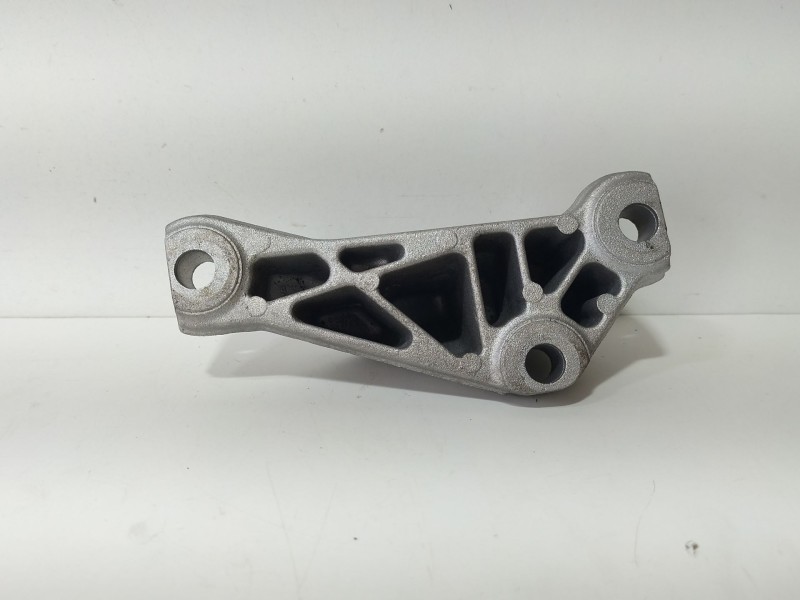 Recambio de soporte motor para bmw serie 5 berlina (e60) 520d referencia OEM IAM 7804376  