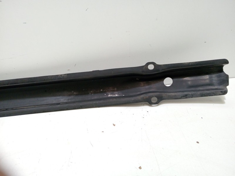 Recambio de refuerzo paragolpes trasero para bmw serie 5 berlina (e60) 520d referencia OEM IAM 51127033712  