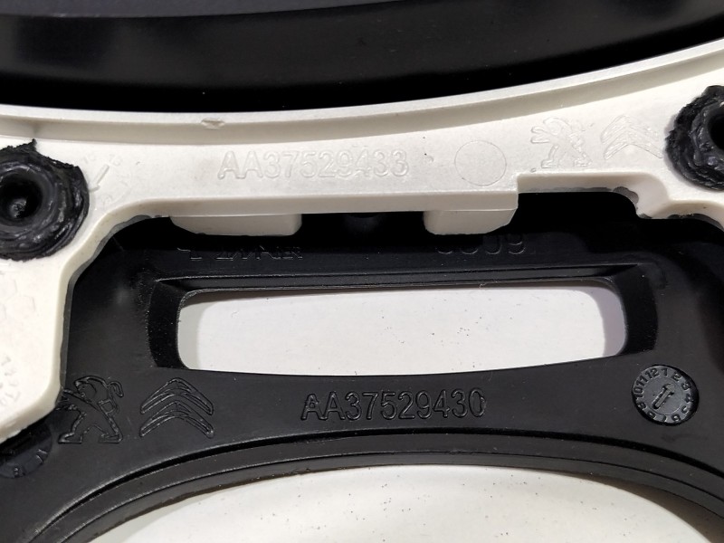 Recambio de moldura para citroën c3 / c3 origin iii (sx) 1.5 bluehdi 100 (sxyhyp, sxyhtu) referencia OEM IAM AA37529430  