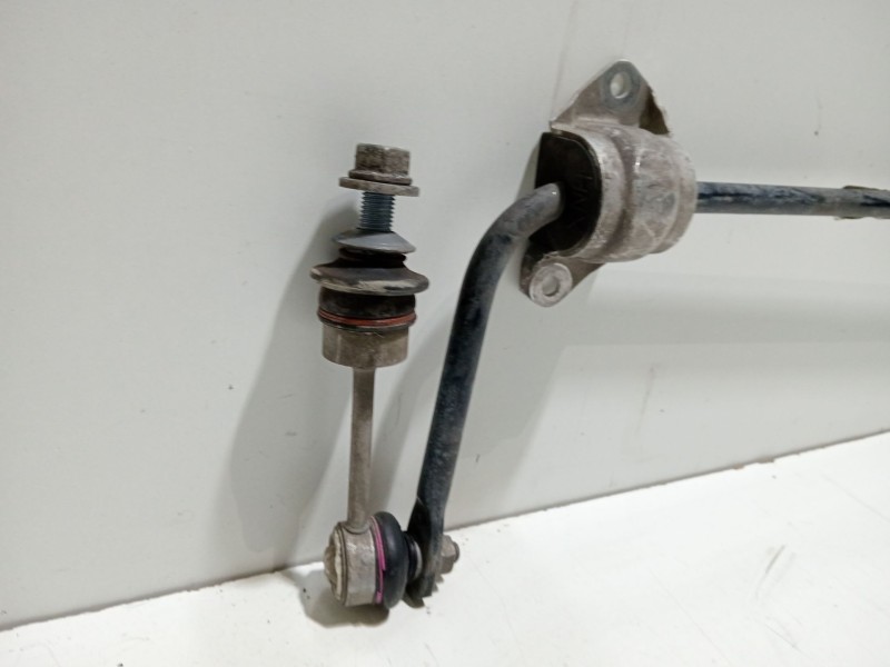Recambio de barra estabilizadora trasera para bmw serie 5 berlina (e60) 520d referencia OEM IAM 677033901  