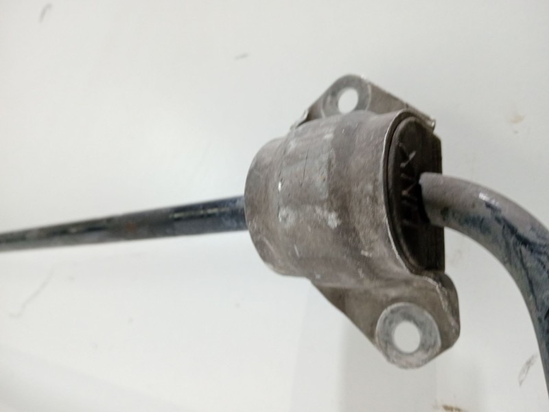 Recambio de barra estabilizadora trasera para bmw serie 5 berlina (e60) 520d referencia OEM IAM 677033901  