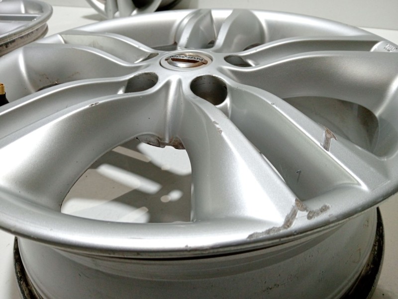 Recambio de juego llantas para nissan qashqai (j10) acenta referencia OEM IAM 40300BRO7A  