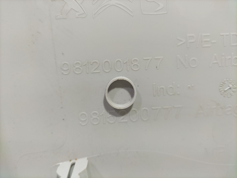 Recambio de moldura para citroën c3 / c3 origin iii (sx) 1.5 bluehdi 100 (sxyhyp, sxyhtu) referencia OEM IAM 9815200777  