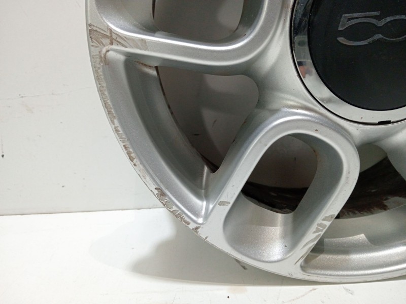 Recambio de llanta para fiat 500 referencia OEM IAM 51791160  