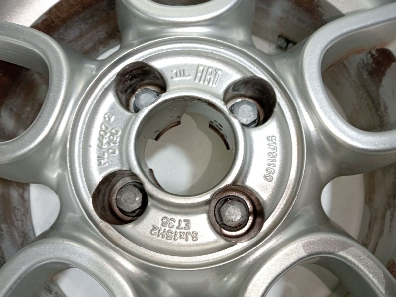 Recambio de llanta para fiat 500 referencia OEM IAM 51791160  