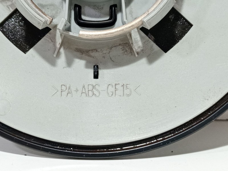 Recambio de tapacubos para fiat 500 referencia OEM IAM 310A1027  