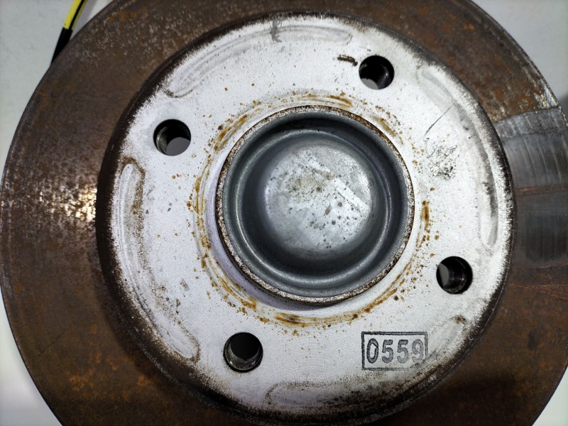 Recambio de disco freno trasero para citroën c3 / c3 origin iii (sx) 1.5 bluehdi 100 (sxyhyp, sxyhtu) referencia OEM IAM yh01  